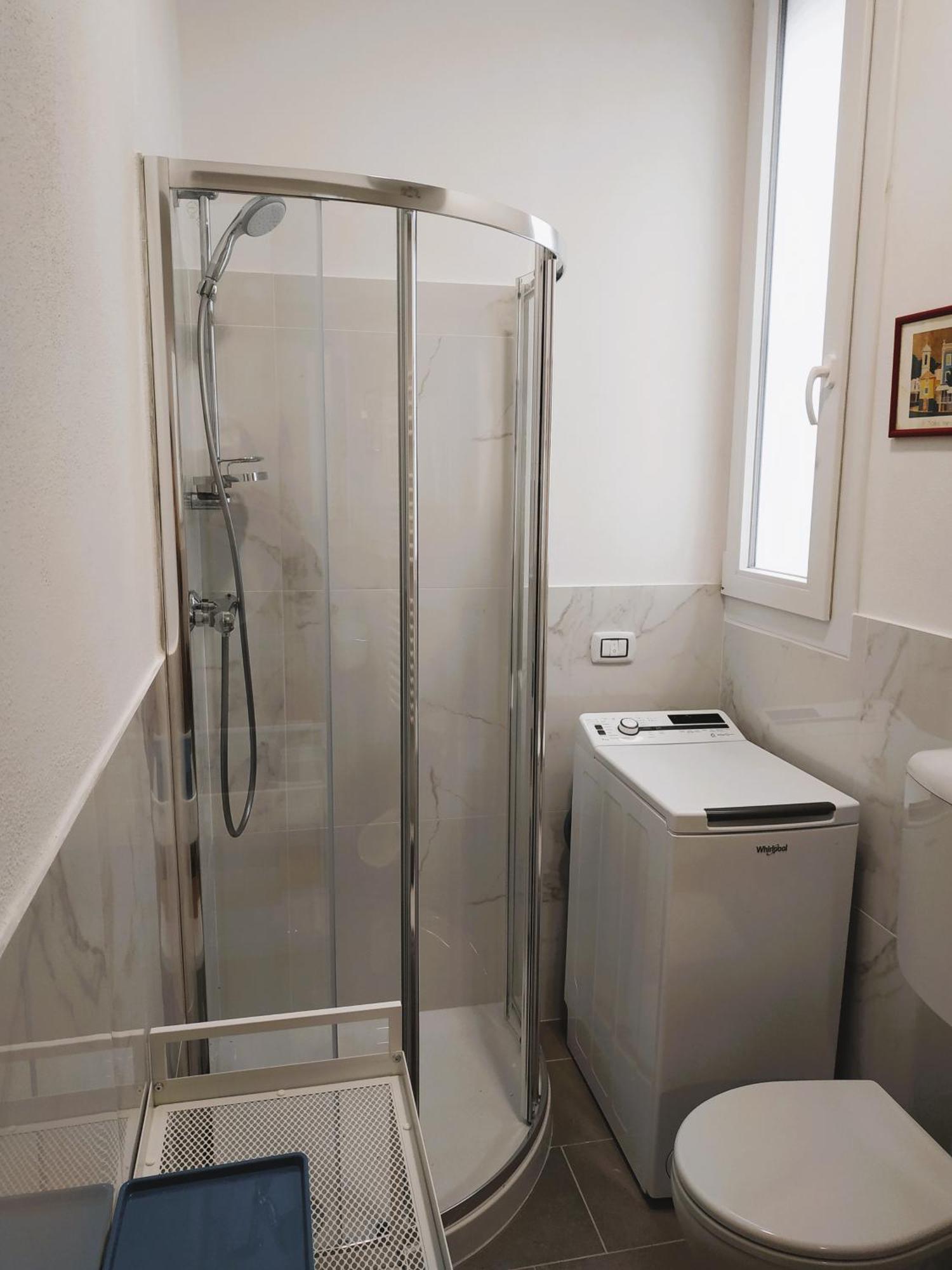 Monteroom-Apartments Болонья Экстерьер фото